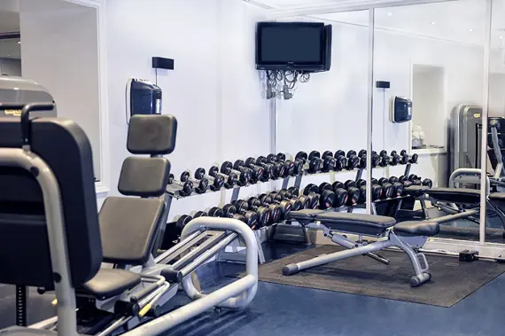 There is a well equipped gym at 51 Buckingham Gate