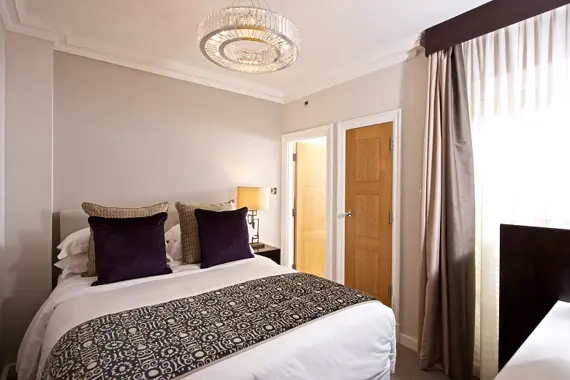 A light, relaxing bedroom