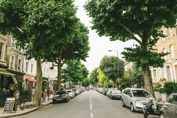 A urban green spot with cosy cafes