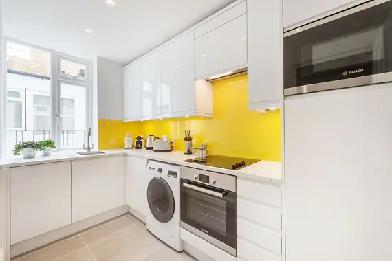 A dazzling and beautifuly equipped kitchen