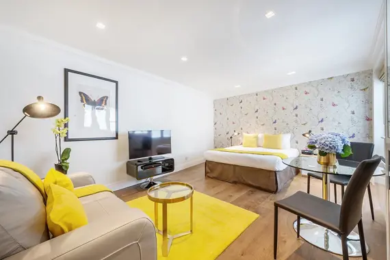 A charming and beautifuly decorated studio apartment.