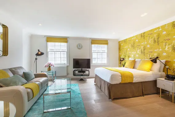 A very stylish studio apartment in Marylebone