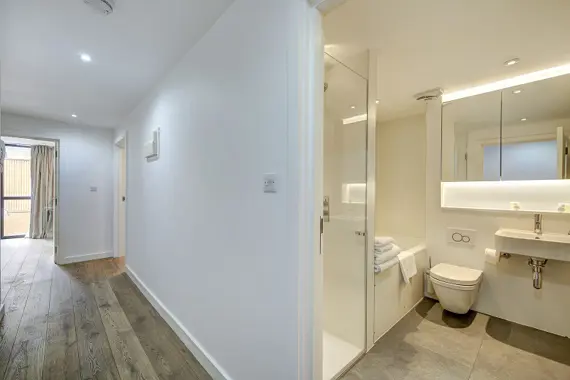 A spacious and modern bathroom