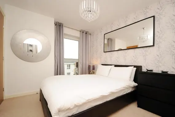 A simple bedroom apartment to relax in