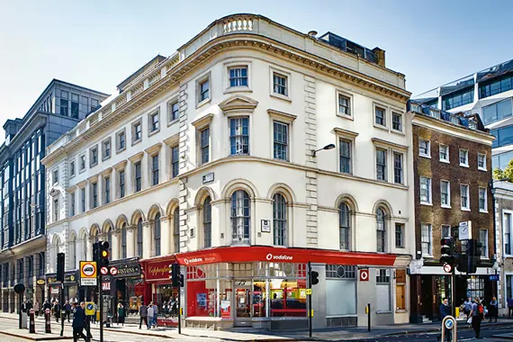 You will be surrounded by delicate eateries, upmarket bars and boutique shops