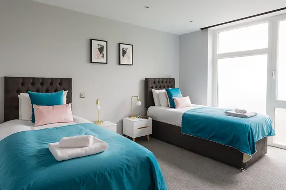 Twin rooms in a two bedroom apartment