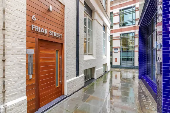 Located in a cobbled, pedestrian street that leads between Ludgate Hill and Carter Lane