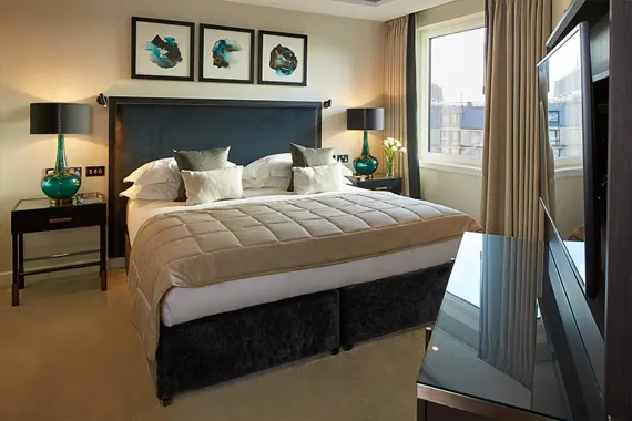 A luxurious master one bedroom at Gloucester Park