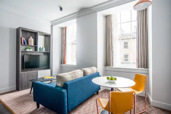 A bright one bedroom standard apartment in Glasgow