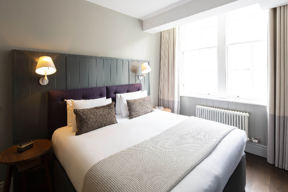 Luxury One Bedroom Apartments with Bed Alcove