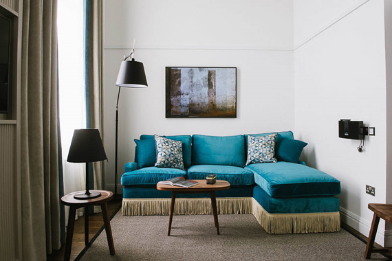 A bright and lovely Deluxe One Bed in Edinburgh