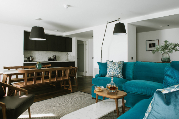 Deluxe One Bedroom Apartment with Alcove