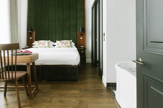 A luxury two bedroom apartment in the Edinburgh Grand