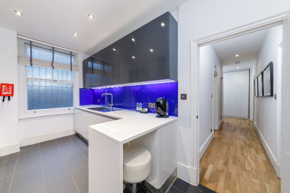 A bright and stylish fully equipped kitchen