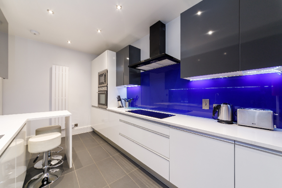 A lovely fully equipped kitchen