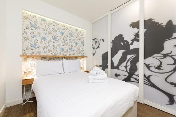 A quiet bedroom in London Bridge