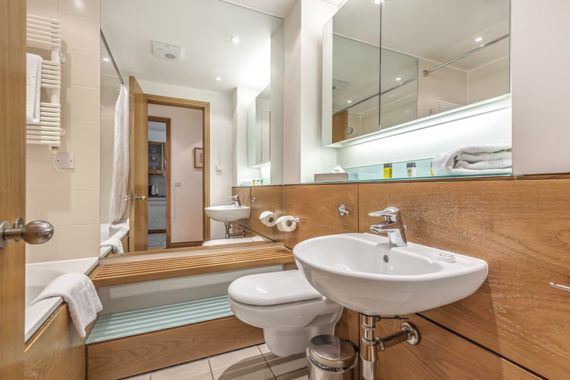 Clean and shiny bathroom