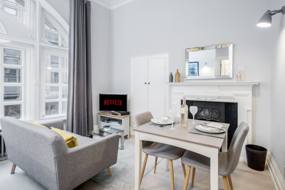 Unwind in the relaxing and comfortable open plan studio