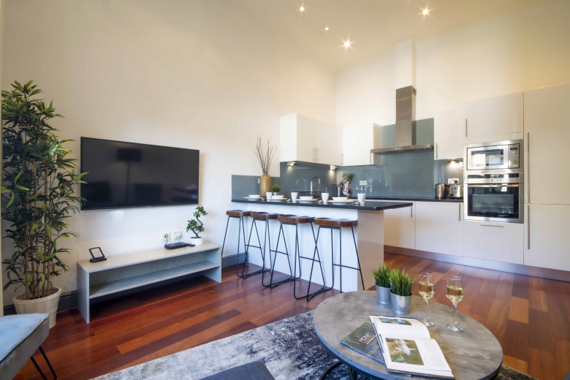 Comfortable and bright living  and dining area in Lexham Gardens