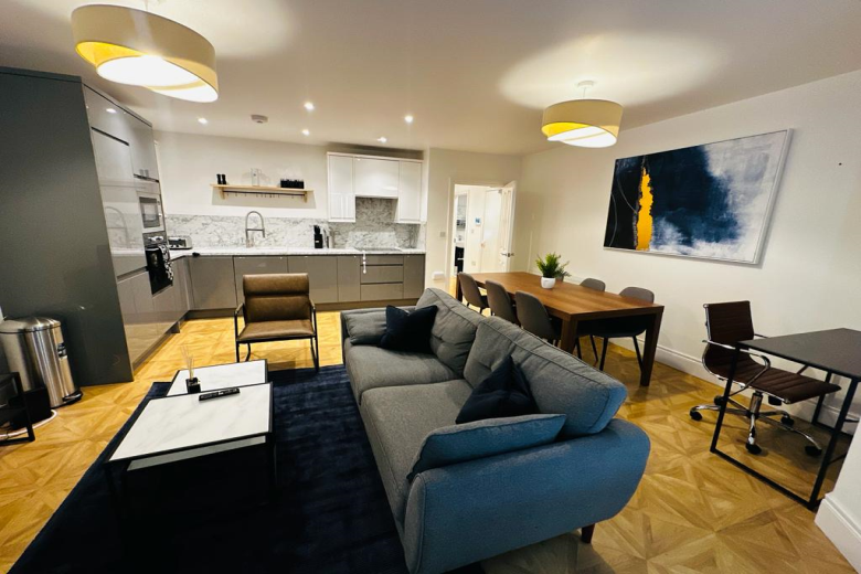 A rather spacious and decorative living room
