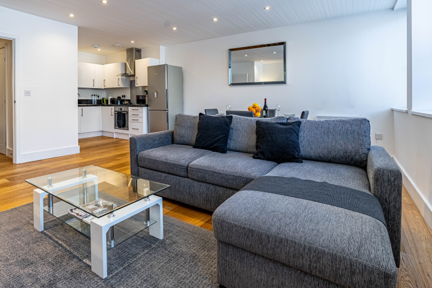Relax in the spacious and comfortable living area in Reading