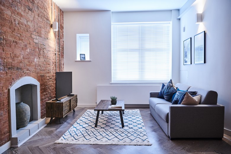 Stylish living room with a minimalist design for a chic vibe