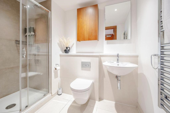 Refresh in the clean and shiny shower room