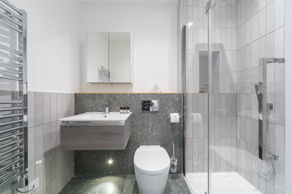 A stylish and elegant bathroom