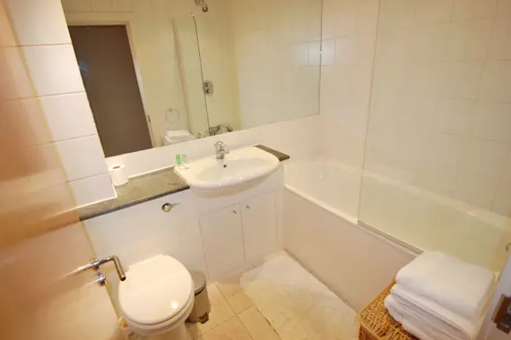 The Sovereign House bathroom