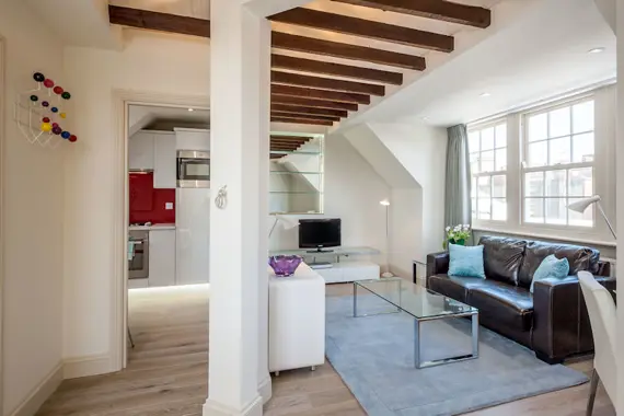 A modern and stylish living area with comfortable seating