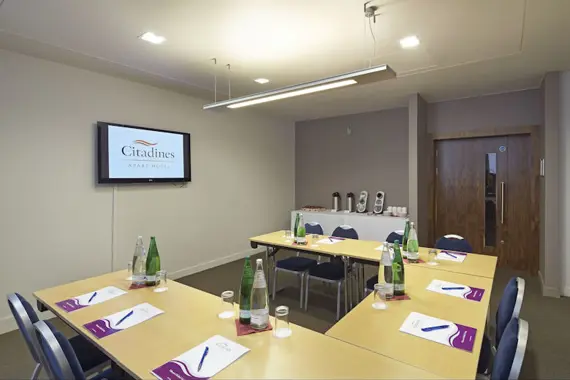 A communal meeting space at Holborn Covent Garden