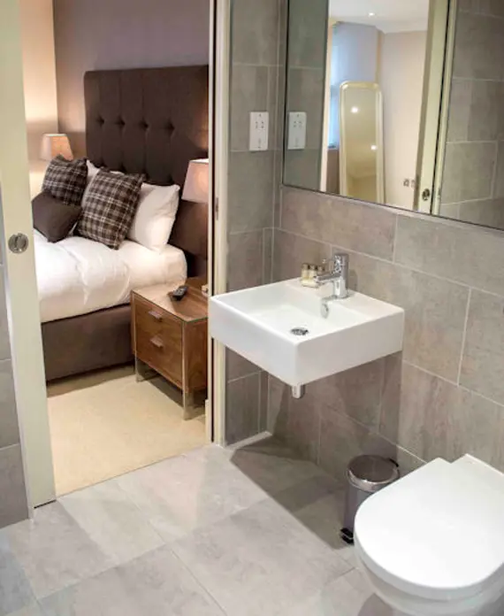 A modern en-suite bathroom