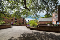 Image of Chatsworth Court Apartments