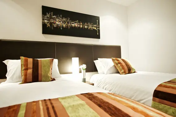 A comfortable twin bedroom