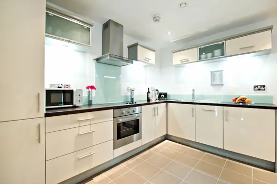 A modern, fully equipped kitchen