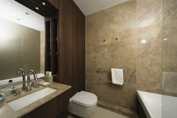 A modern bathroom at Kew Bridge Piazza