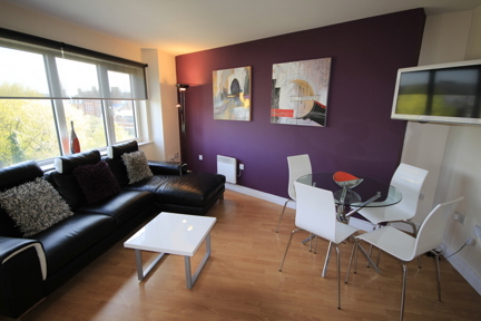 A light and spacious lounge