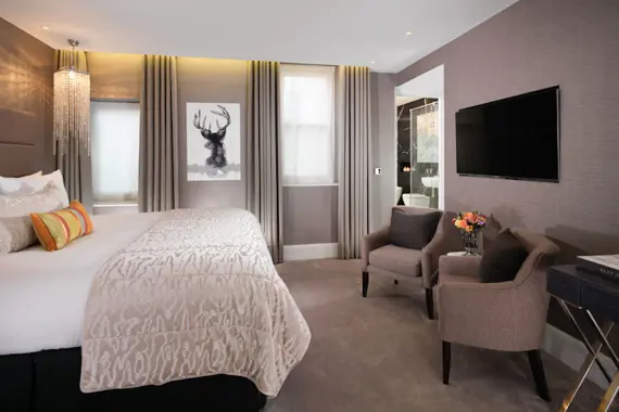 A wonderful, calm bedroom