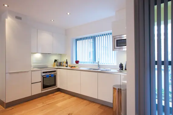 A modern and well-equipped kitchen at Edgware Road