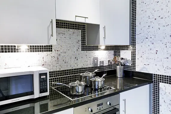 A fashionable, fully equipped kitchen