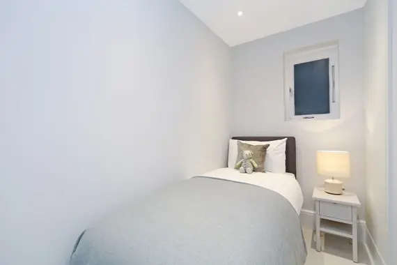 A cute, cosy single bedroom in a three bedroom standard apartment