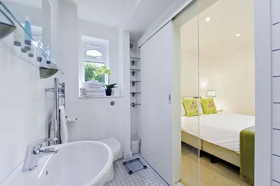 The modern, chic en-suite