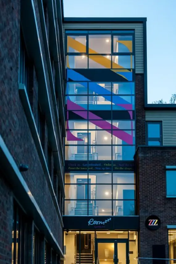 Roomzzz Chester exterior